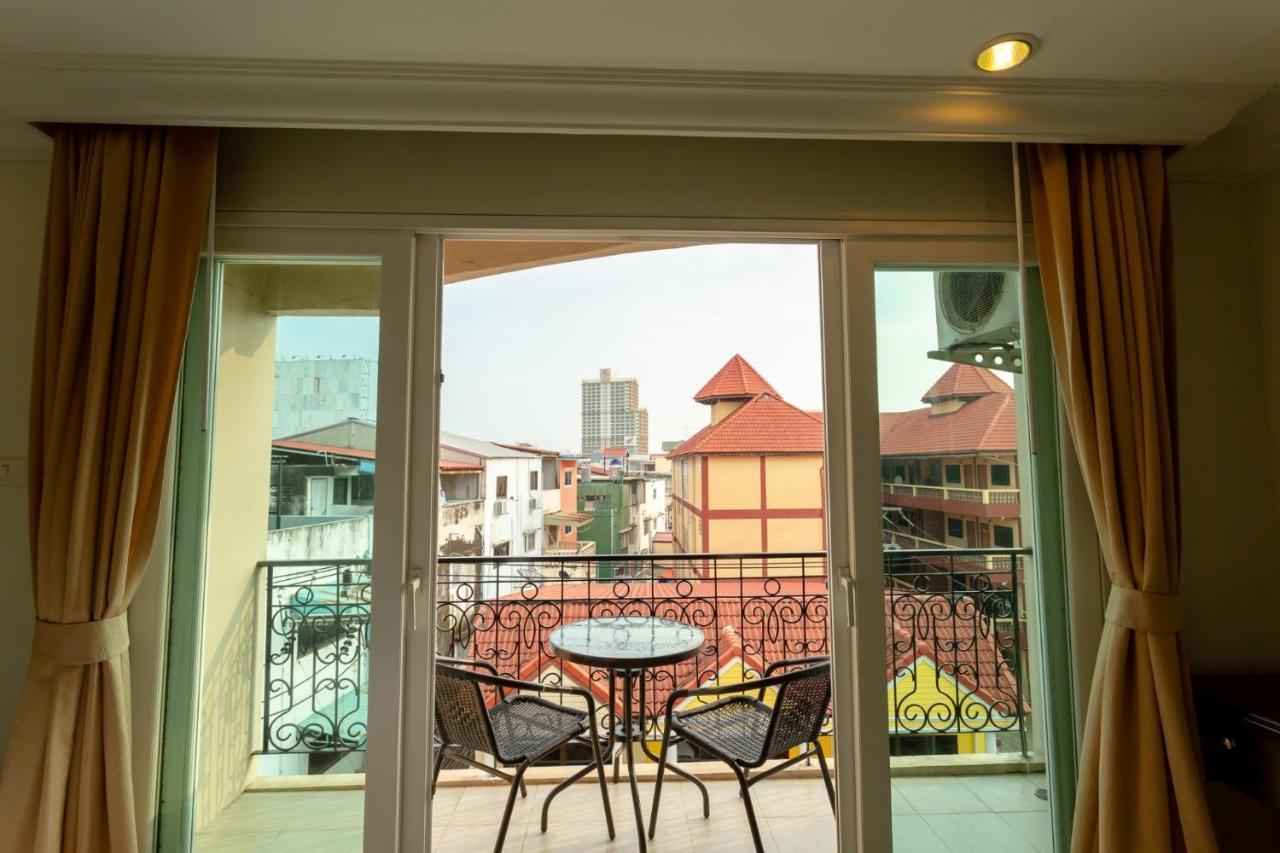 Ivory Palace Hotel Pattaya Exteriör bild