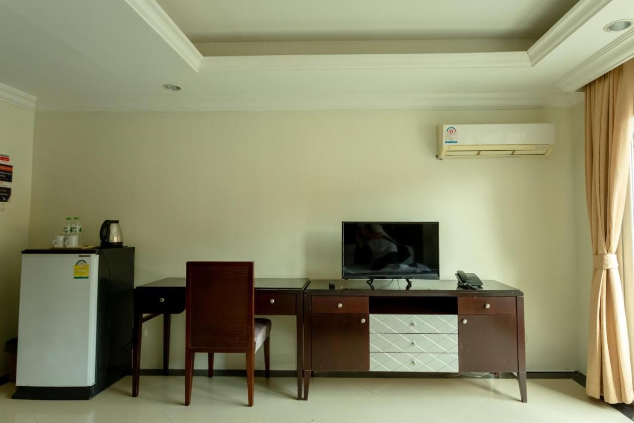 Ivory Palace Hotel Pattaya Exteriör bild