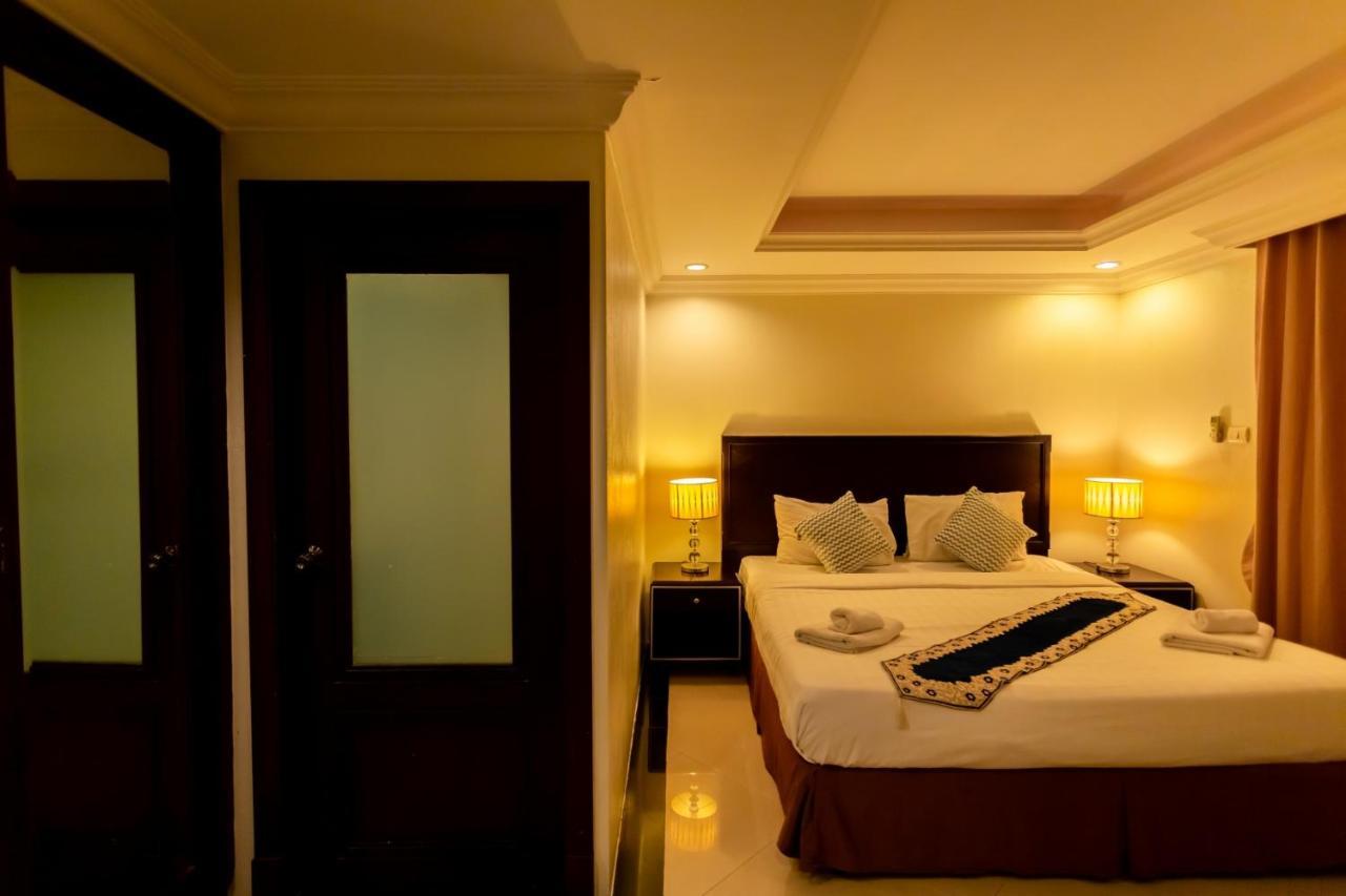 Ivory Palace Hotel Pattaya Exteriör bild