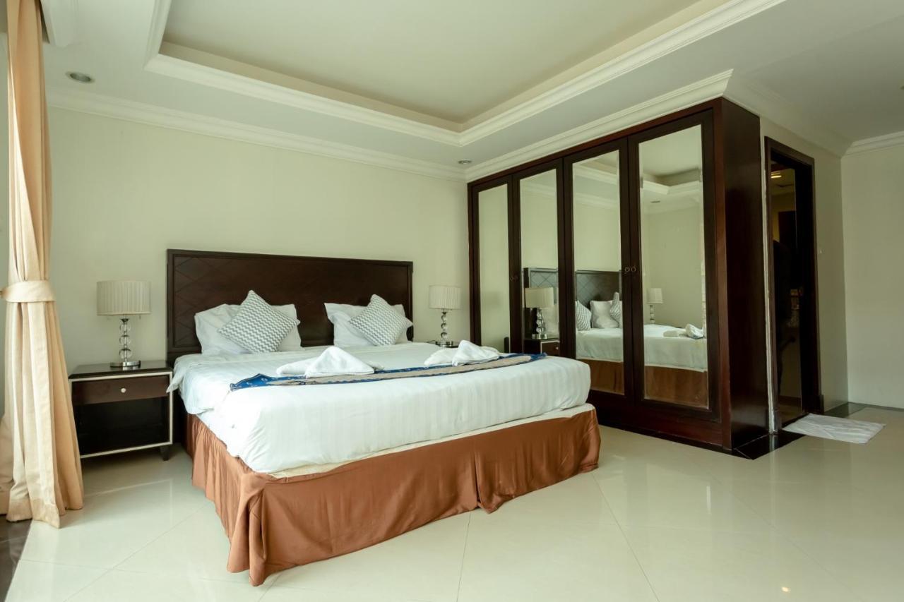 Ivory Palace Hotel Pattaya Exteriör bild