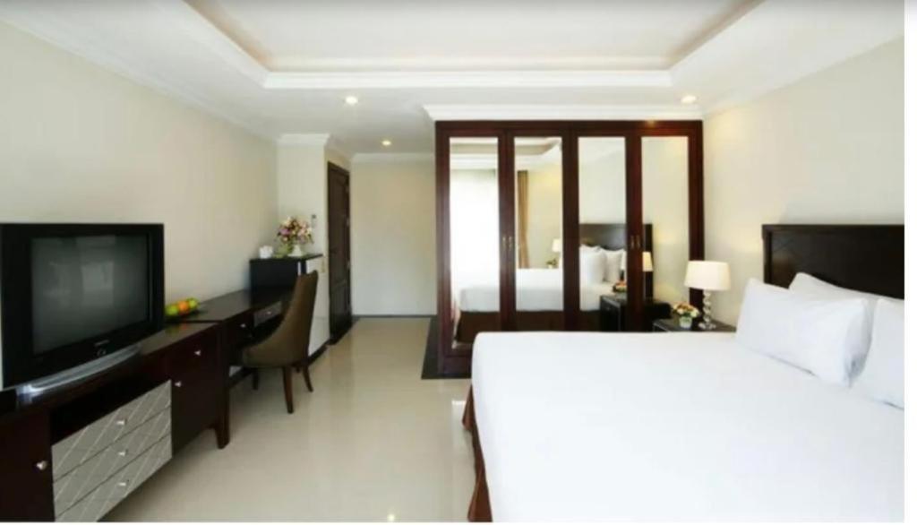 Ivory Palace Hotel Pattaya Exteriör bild