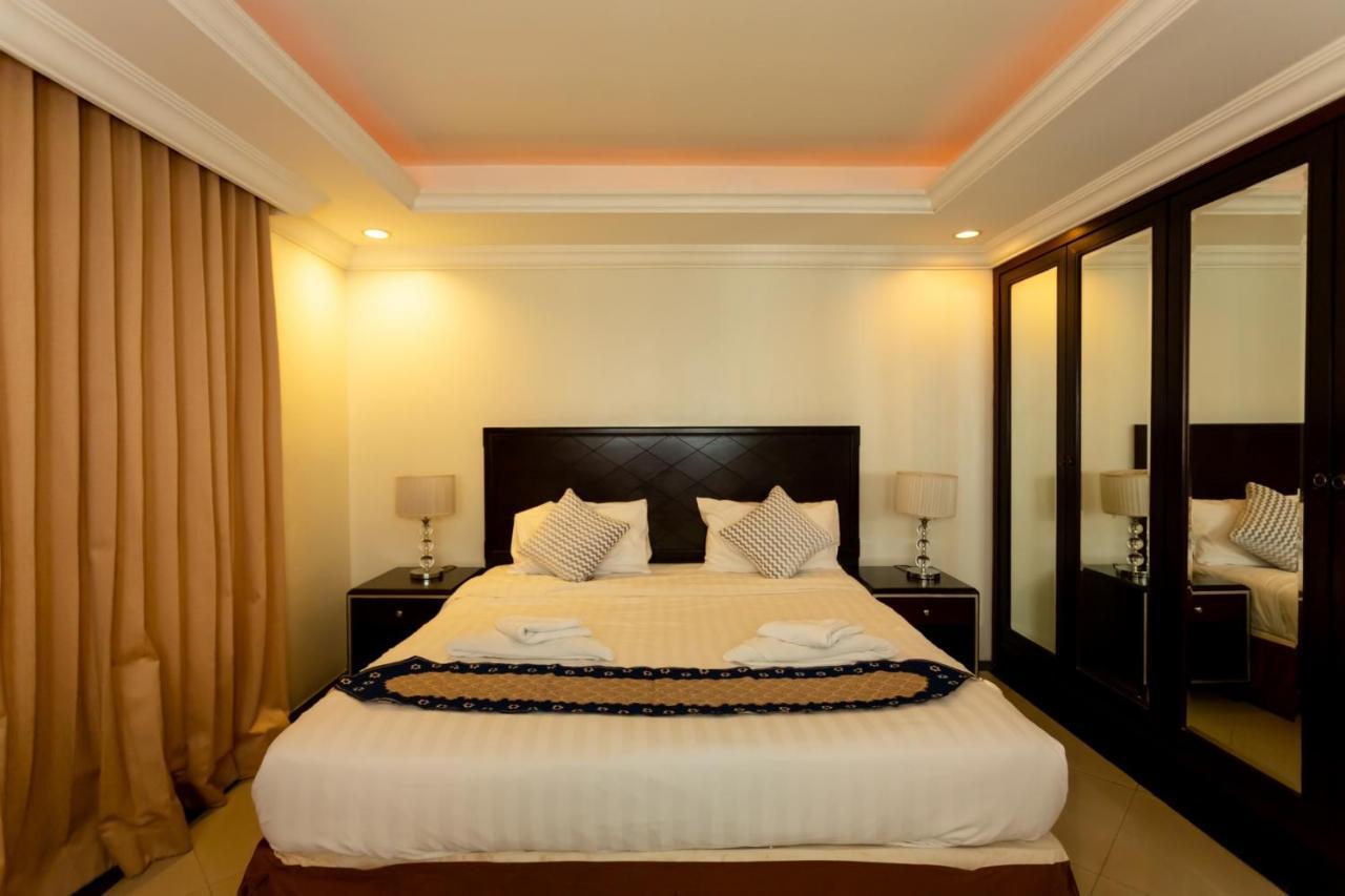Ivory Palace Hotel Pattaya Exteriör bild